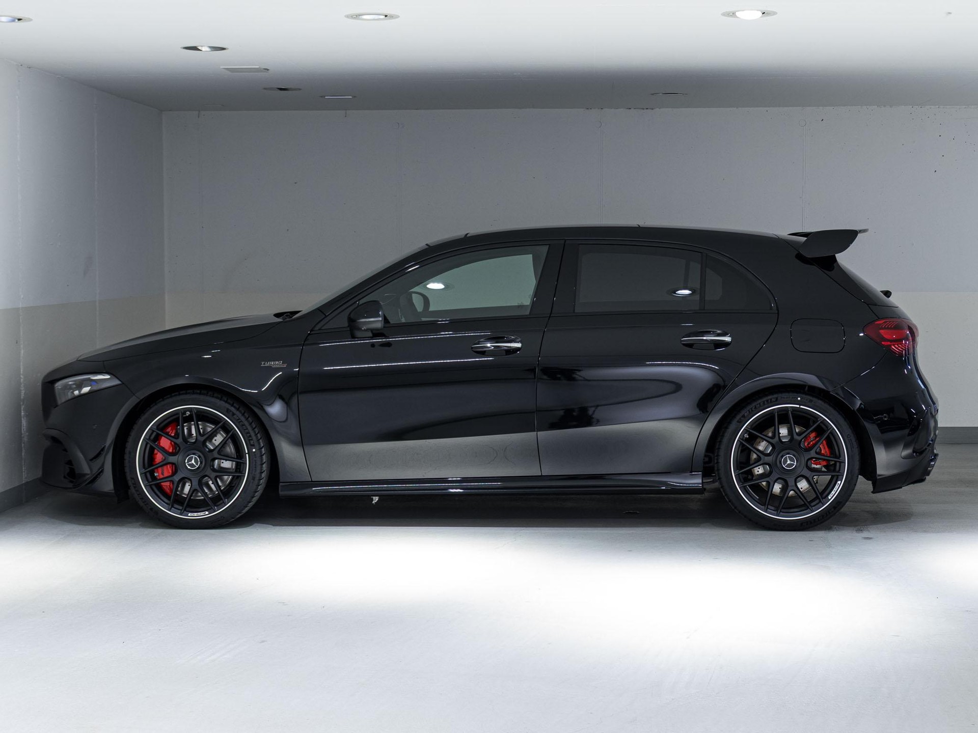 MERCEDES-BENZ A 45 S AMG 4MATIC+-image-4