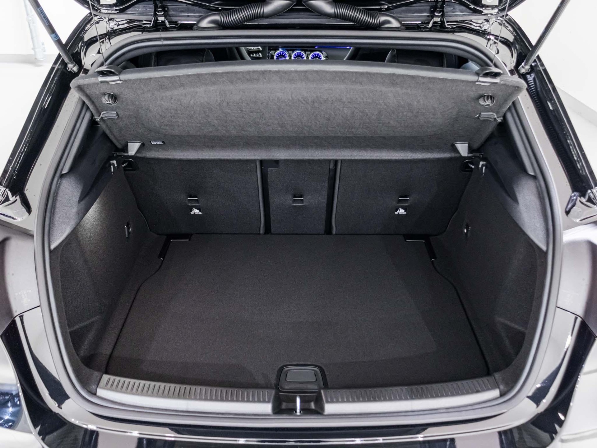 MERCEDES-BENZ A 45 S AMG 4MATIC+-image-13