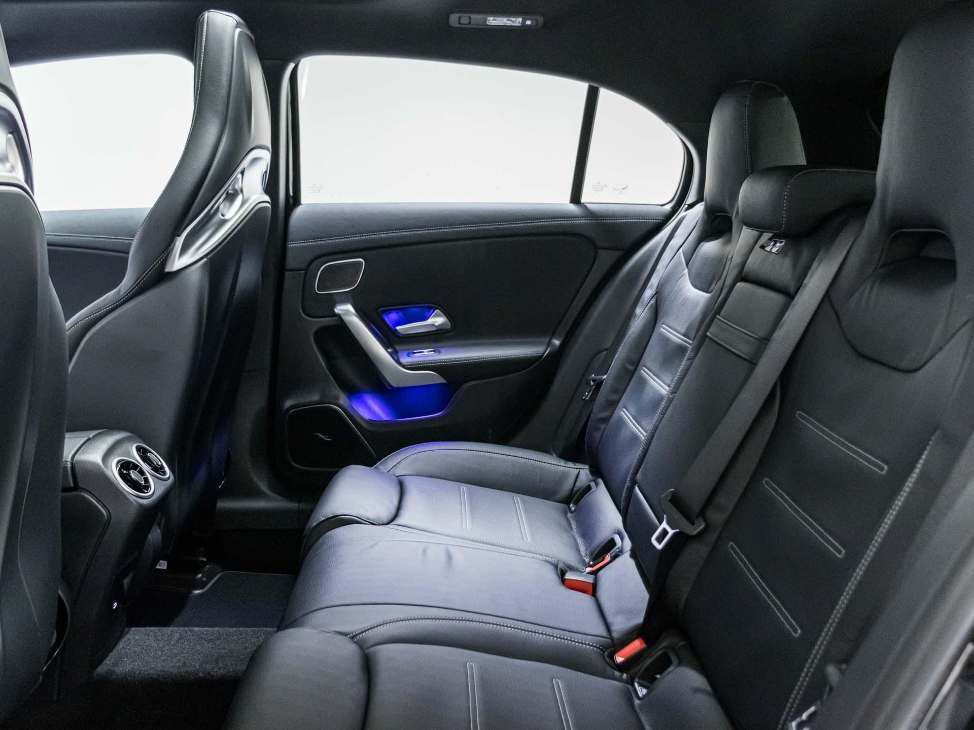 MERCEDES-BENZ A 45 S AMG 4MATIC+-image-7