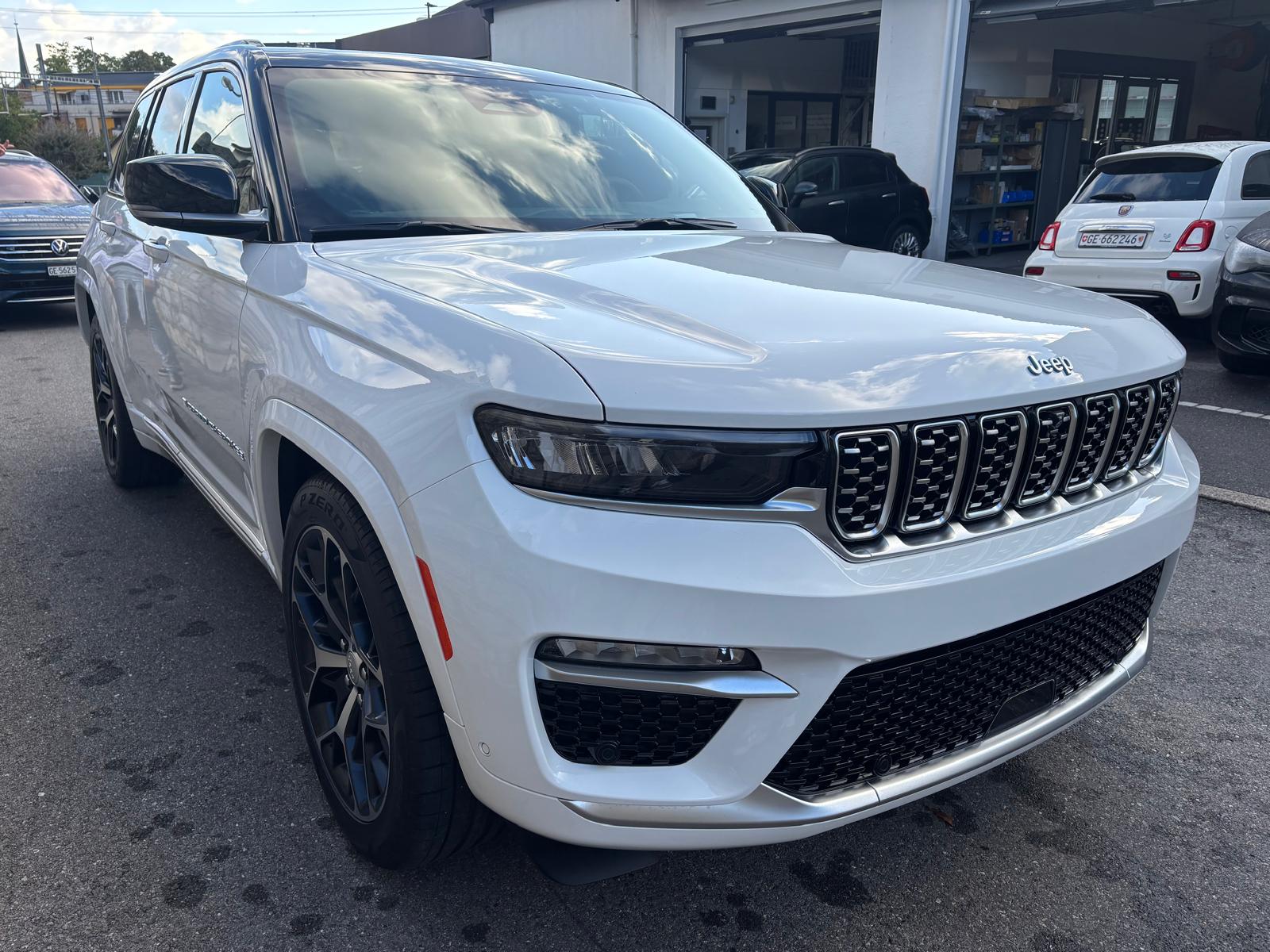 JEEP Grand Cherokee 2.0 Plug-in-Hybrid Summit Reserve 4xe-showroom-element-3