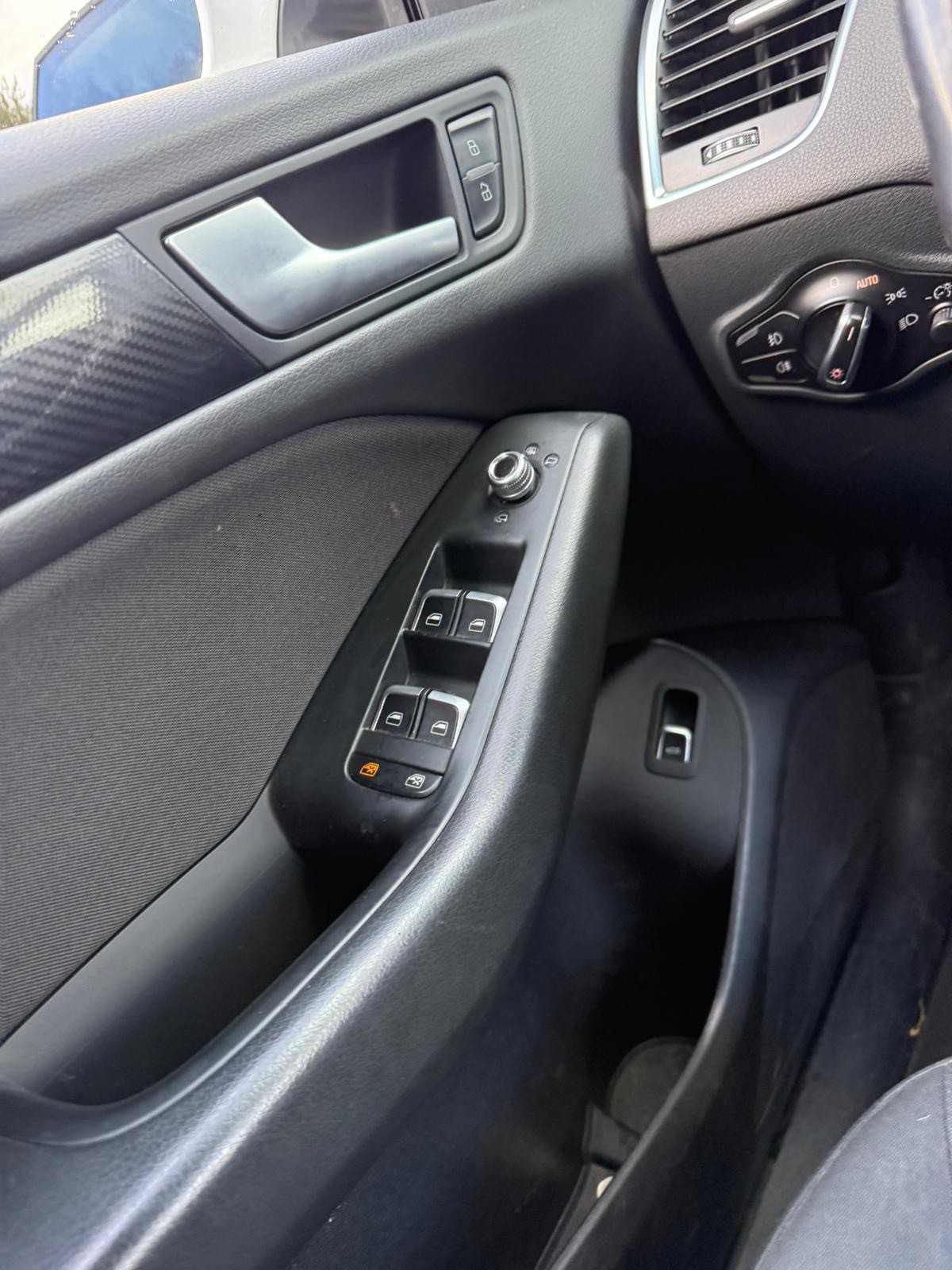 AUDI Q5 2.0 TFSI quattro tiptronic-image-12