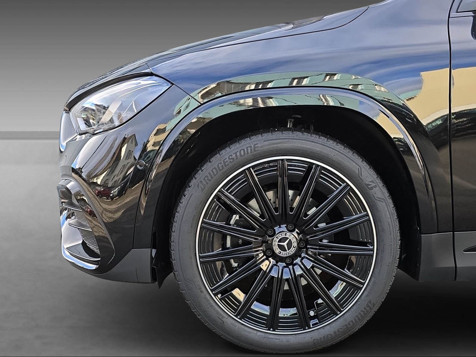 MERCEDES-BENZ GLA 220 d 4Matic Swiss Star-image-5