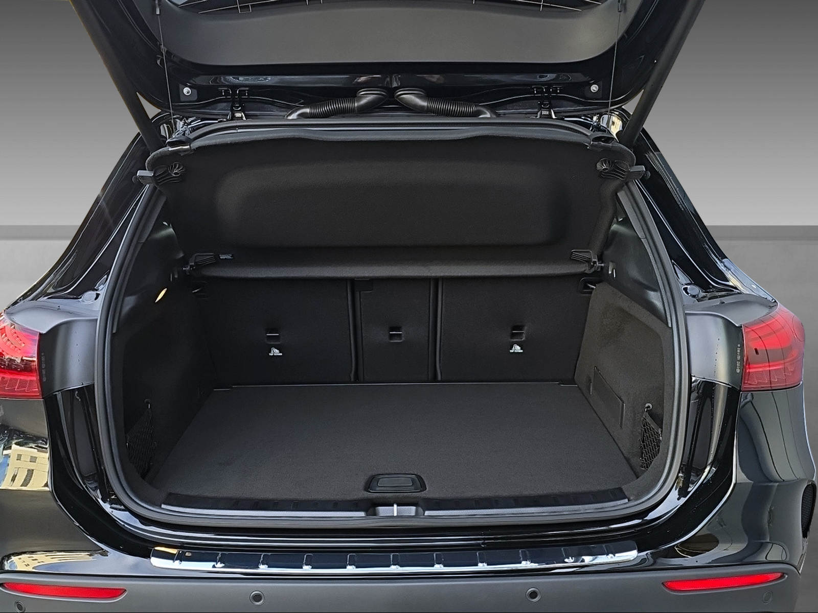 MERCEDES-BENZ GLA 220 d 4Matic Swiss Star-image-15