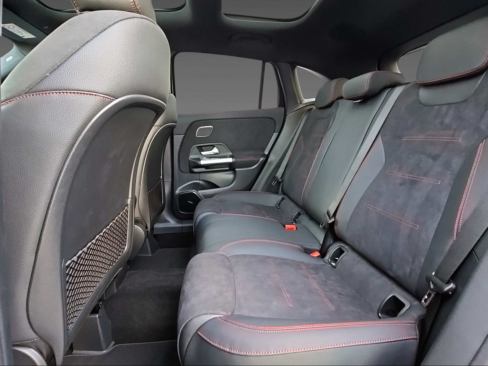MERCEDES-BENZ GLA 220 d 4Matic Swiss Star-image-14
