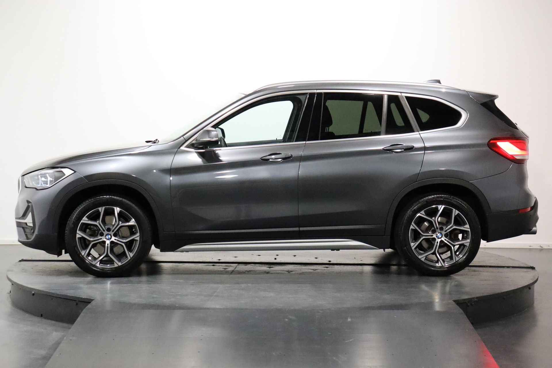 BMW X1 20d xDrive-image-1