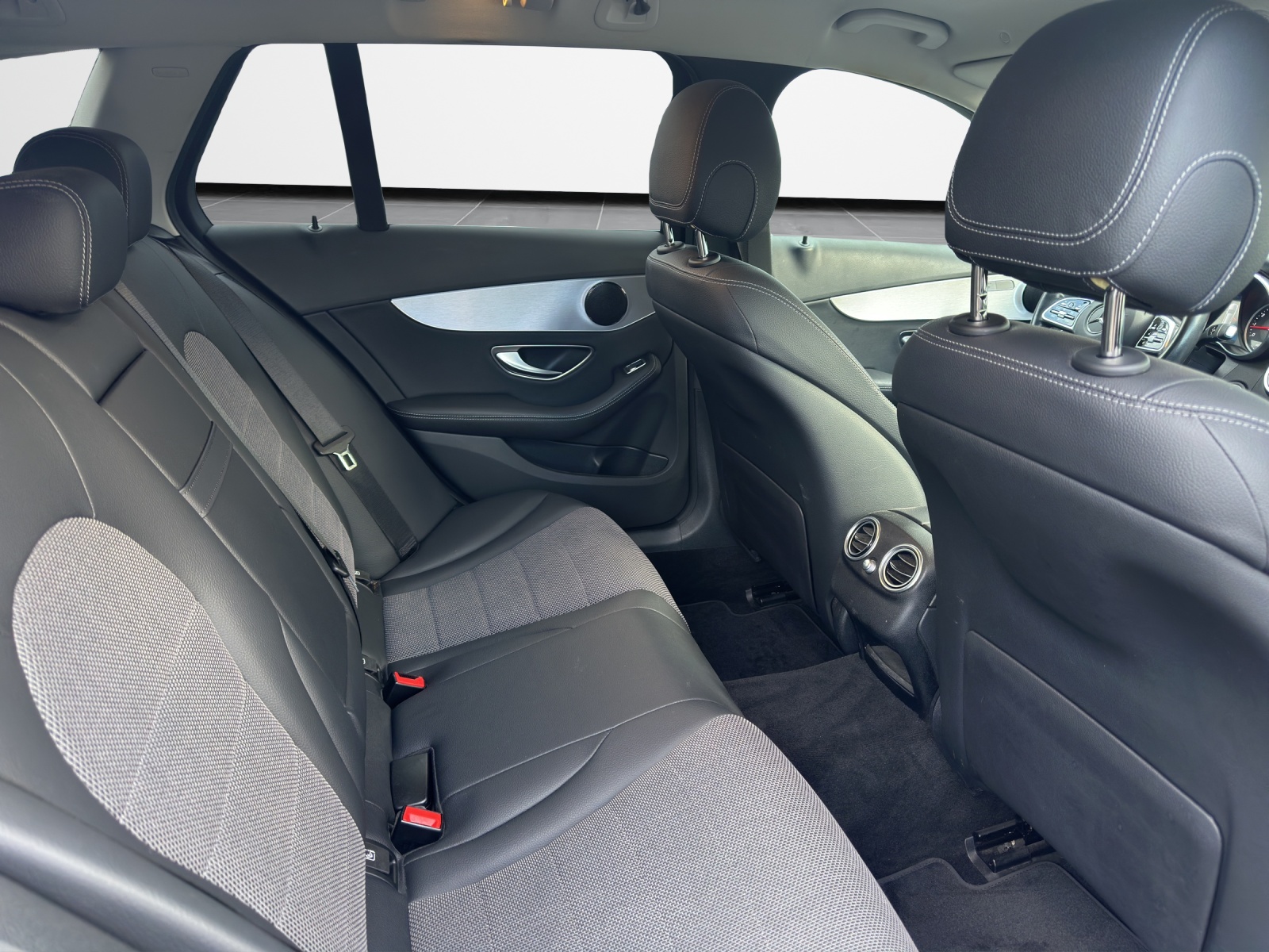 MERCEDES-BENZ C 180 Avantgarde 9G-Tronic *FACELIFT*-image-14