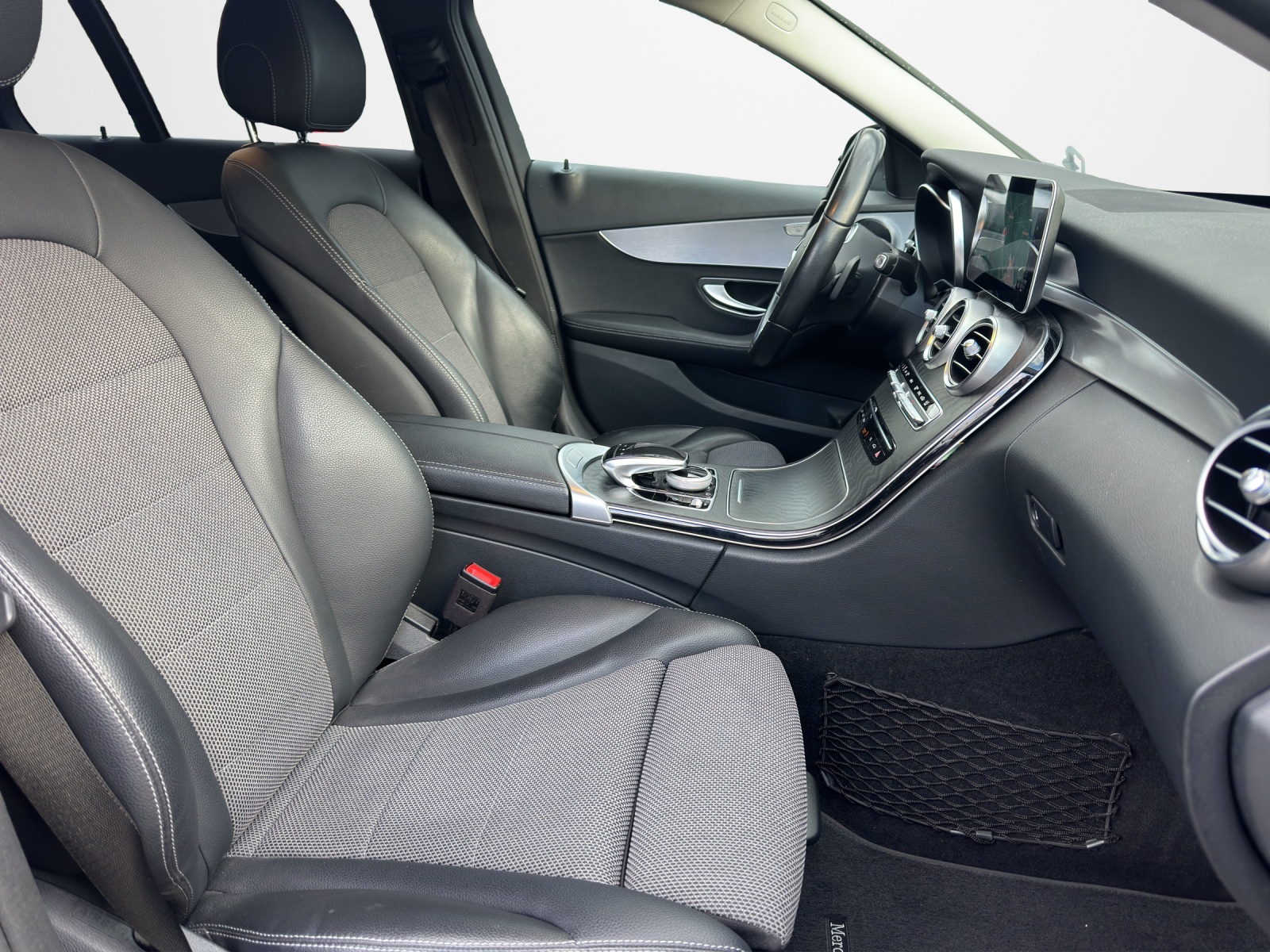 MERCEDES-BENZ C 180 Avantgarde 9G-Tronic *FACELIFT*-image-13