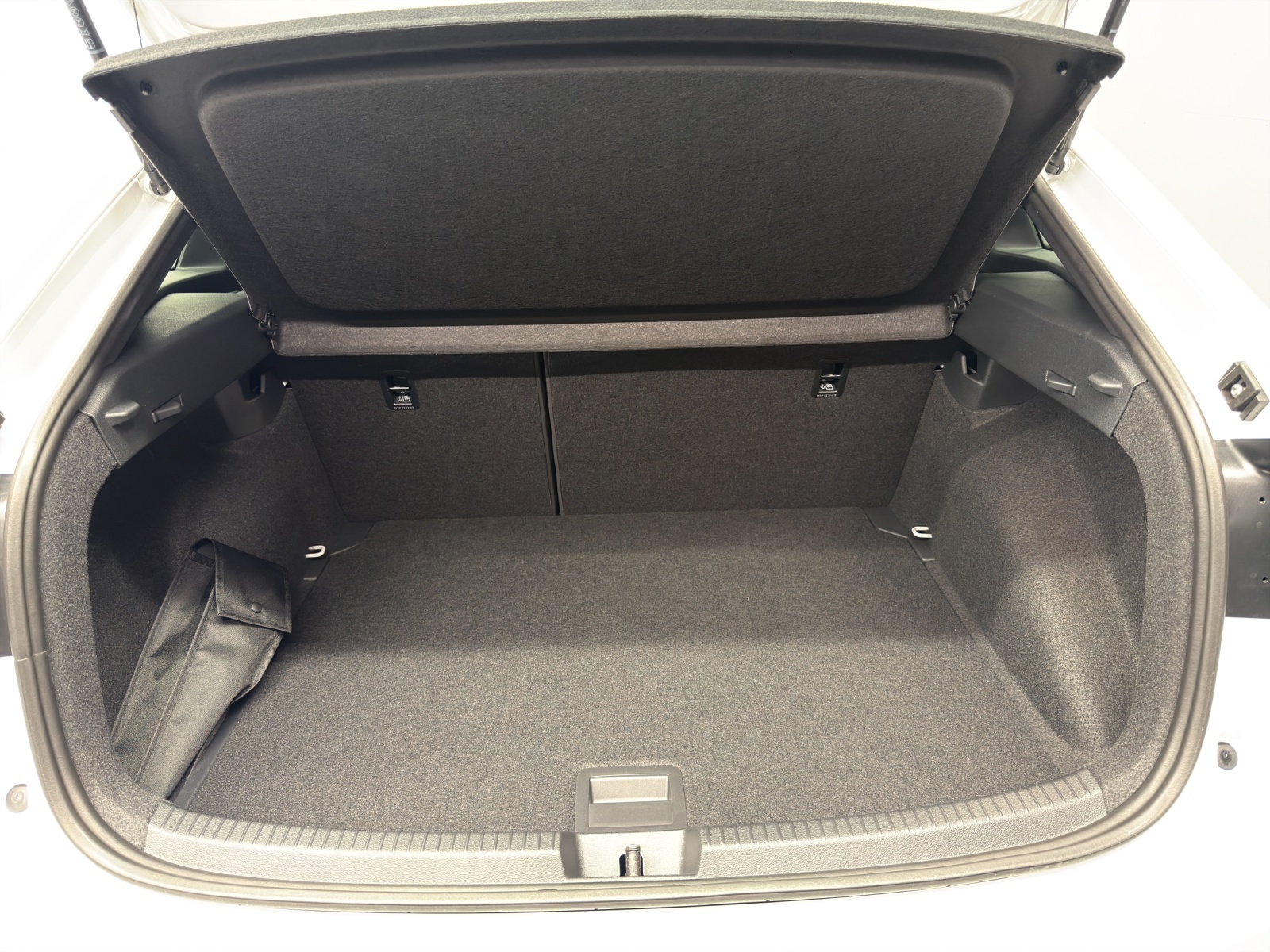VW Taigo 1.0 TSI R-Line DSG-image-10