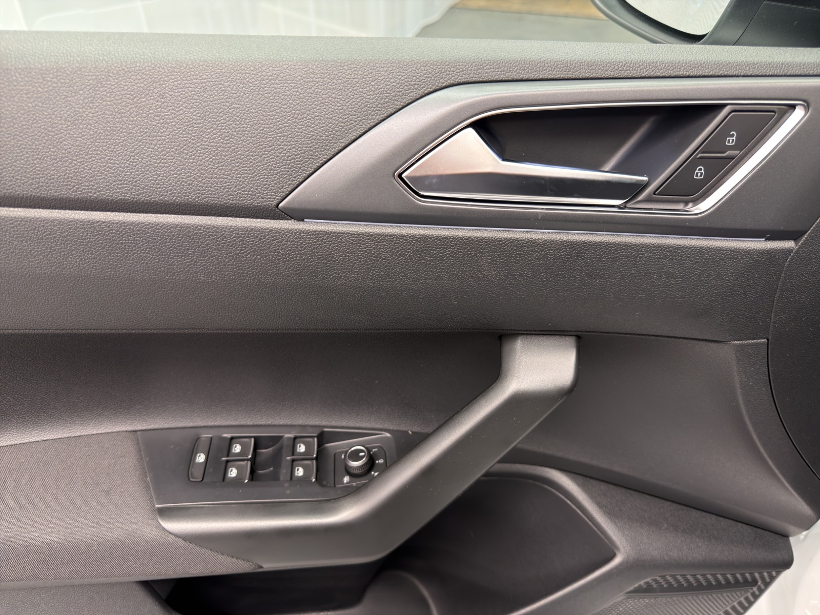 VW Taigo 1.0 TSI R-Line DSG-image-11