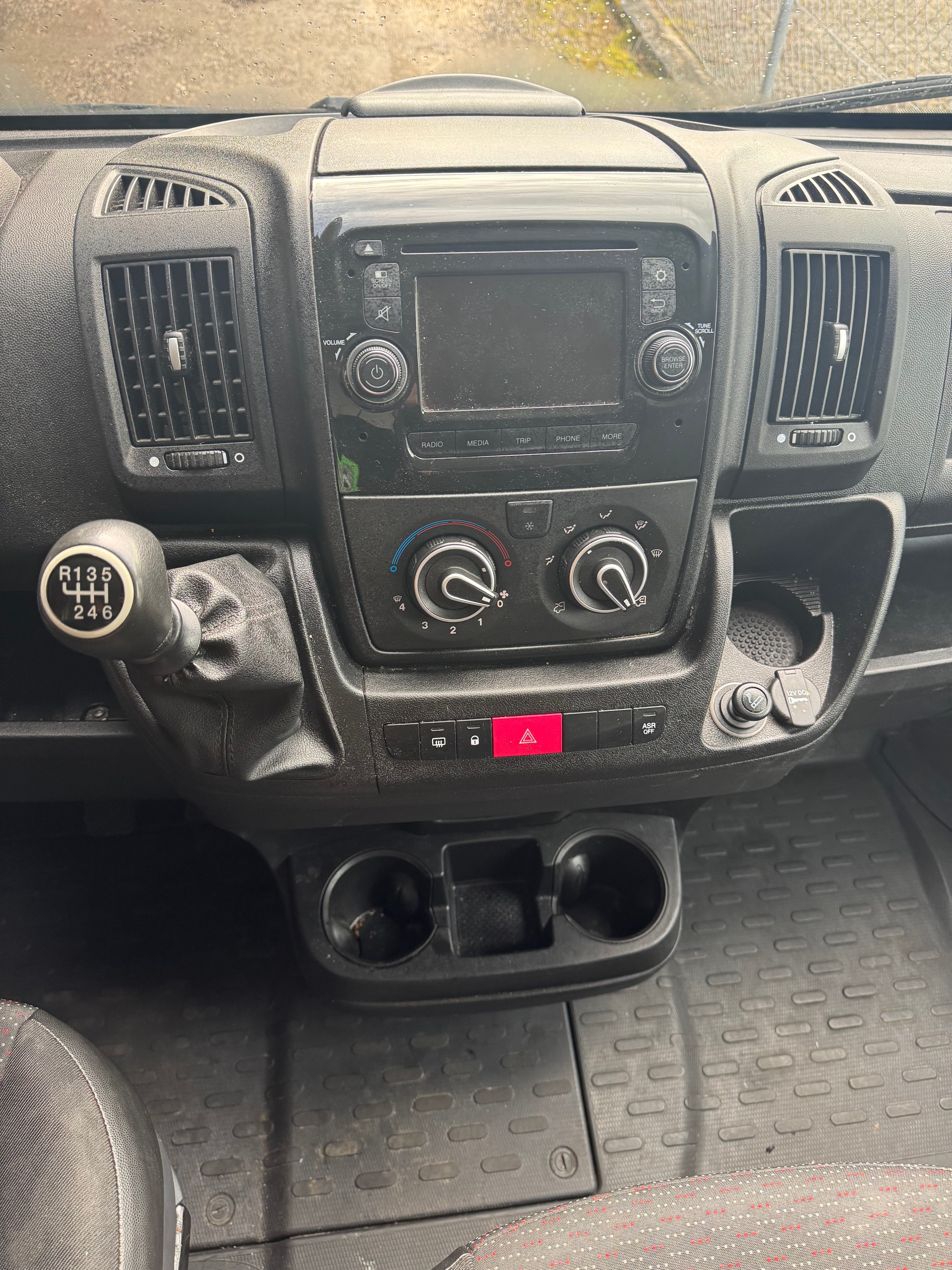 CITROEN Jumper 33 2.0 BlueHDi 130 Attraction L2H2-image-9