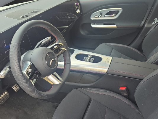 MERCEDES-BENZ CLA 220 8G-DCT 4Matic-image-6
