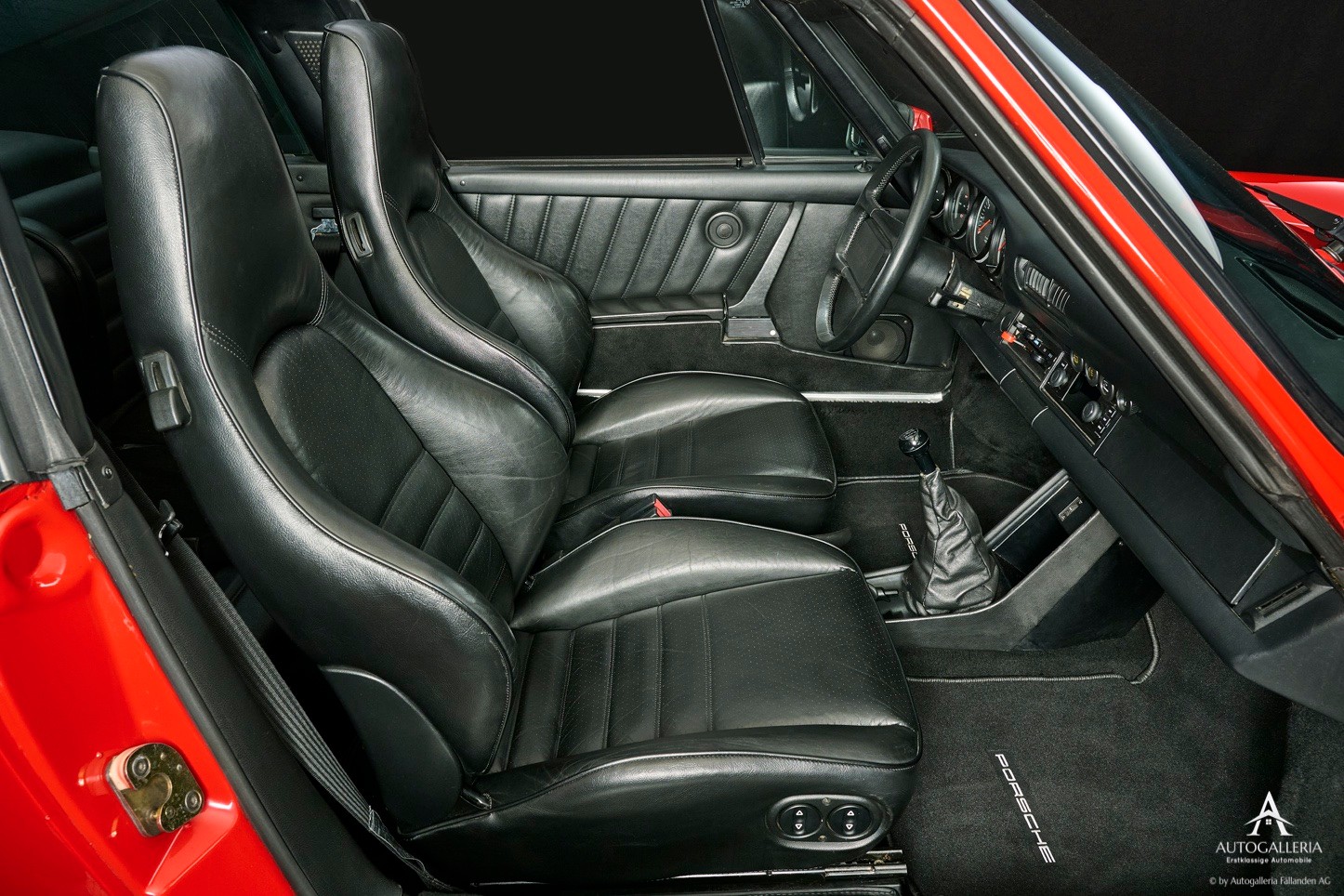 PORSCHE 911 Carrera Targa-image-11