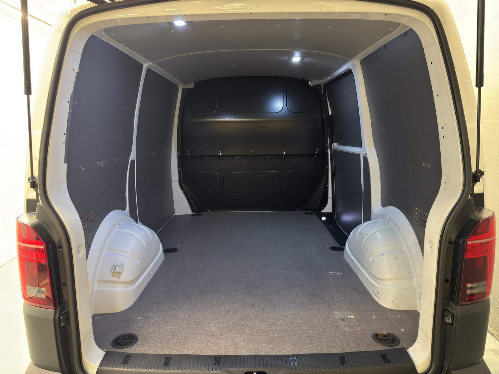 VW T6.1 Kaw. 3000 2.0 TDI 150 DSG 4motion-image-10