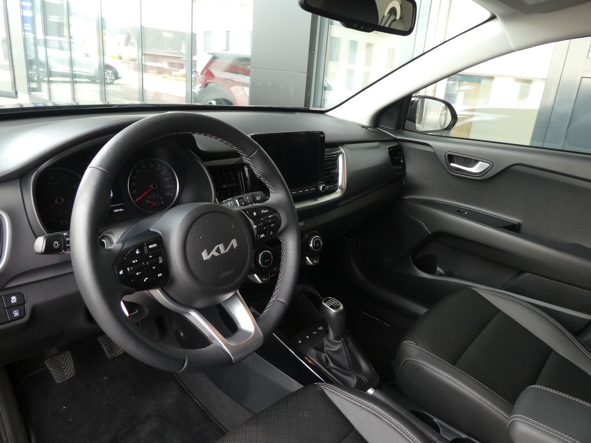 KIA Stonic 1.0 T-GDI MHEV Style iMT-image-6