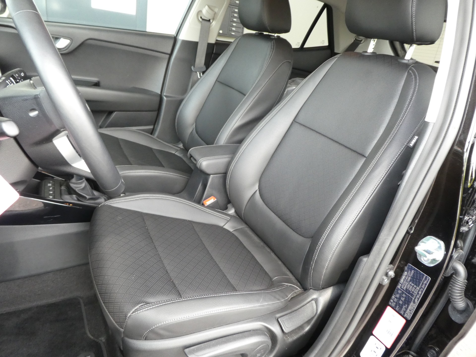 KIA Stonic 1.0 T-GDI MHEV Style iMT-image-5