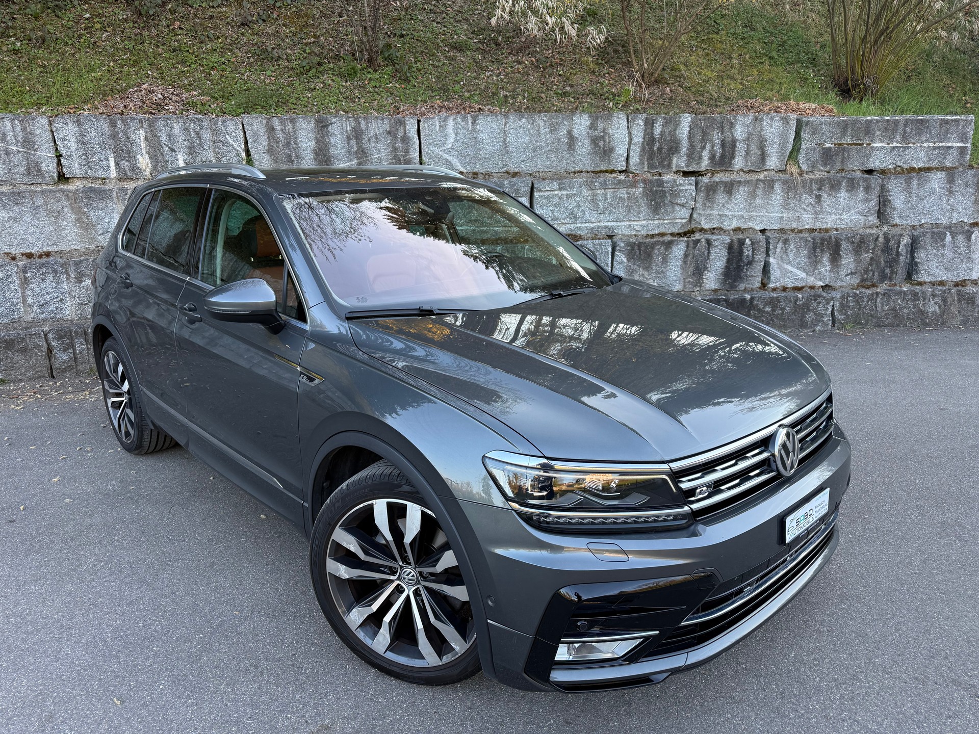 VW Tiguan 2.0TSI R-Line 4Motion DSG-image-1