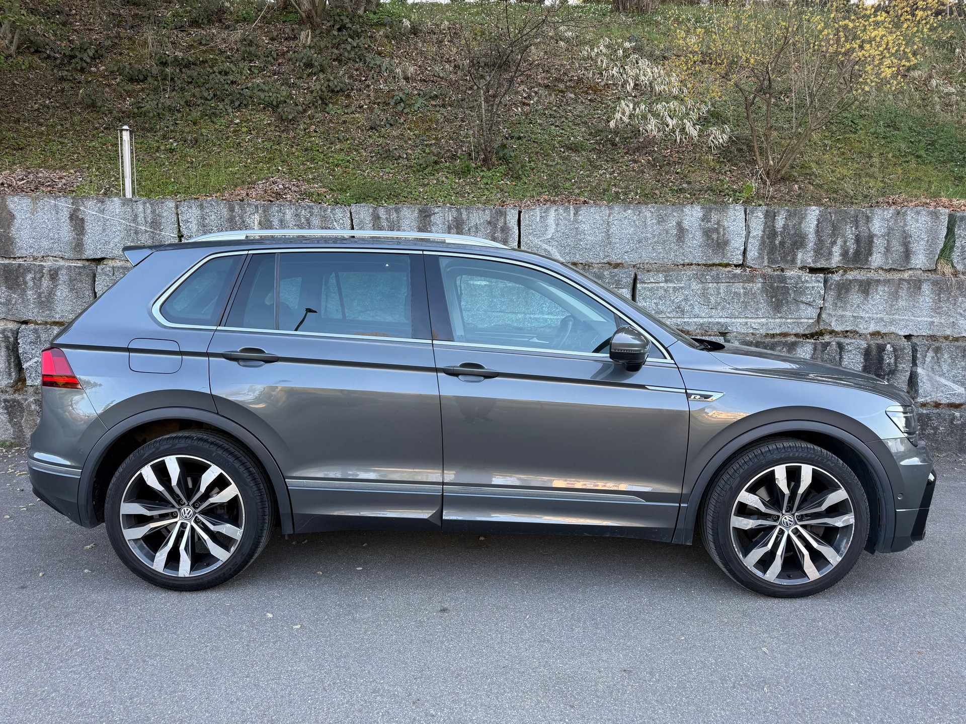 VW Tiguan 2.0TSI R-Line 4Motion DSG-image-8