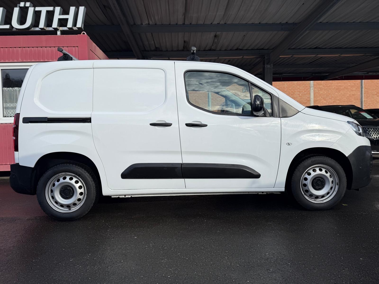 CITROEN Berlingo Van 1.2 Pure Tech 130 s/s Club EAT8 1000kg-image-1