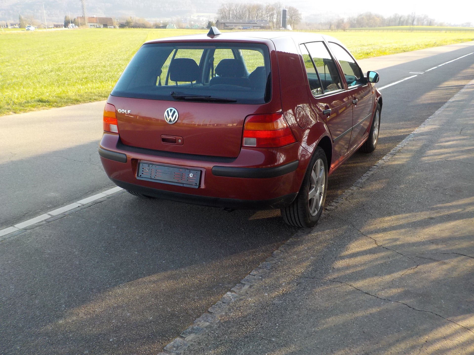 VW Golf 1.6-image-8