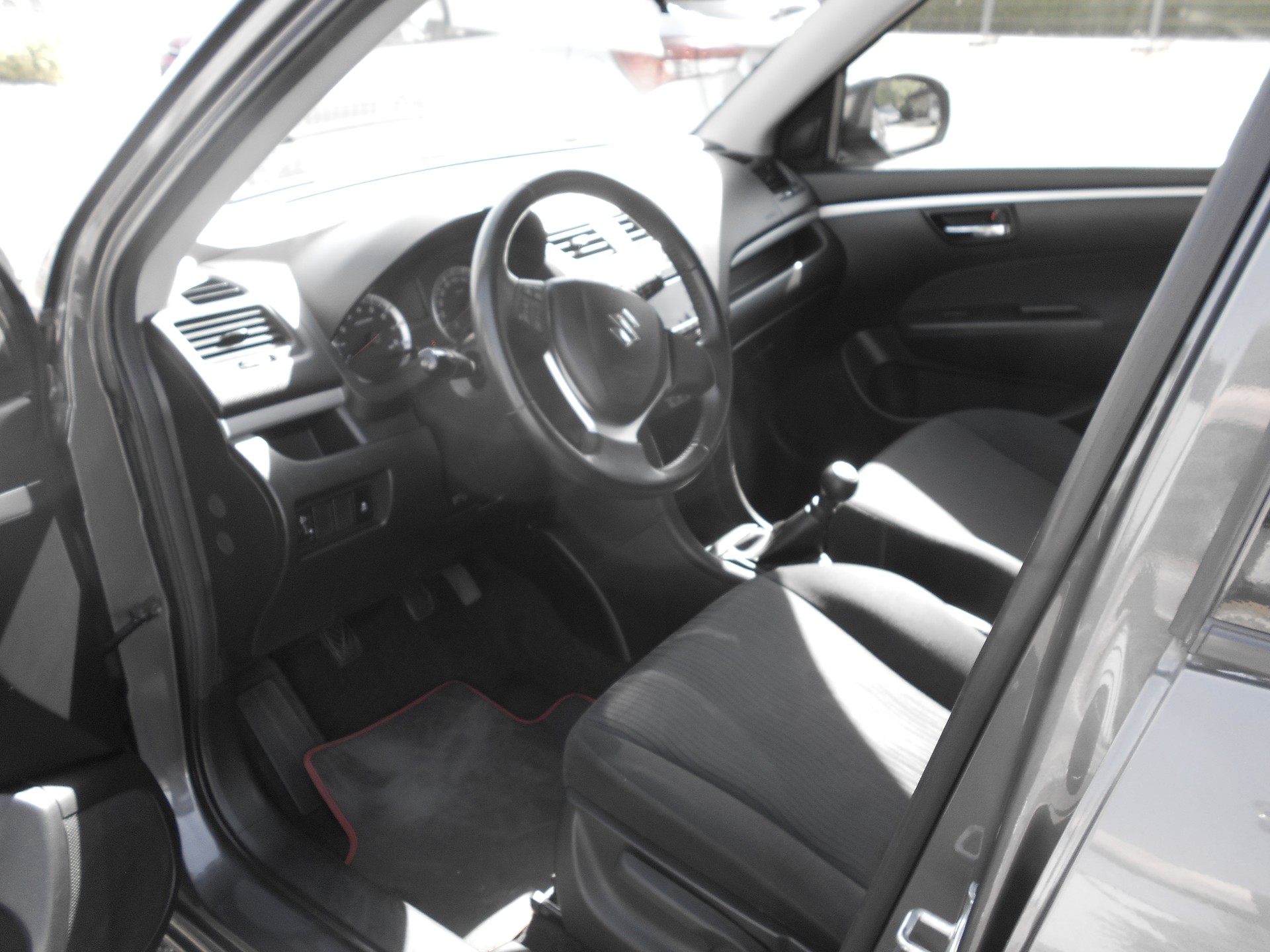 SUZUKI Swift 1.2i 16V PizSulai 4x4-image-4