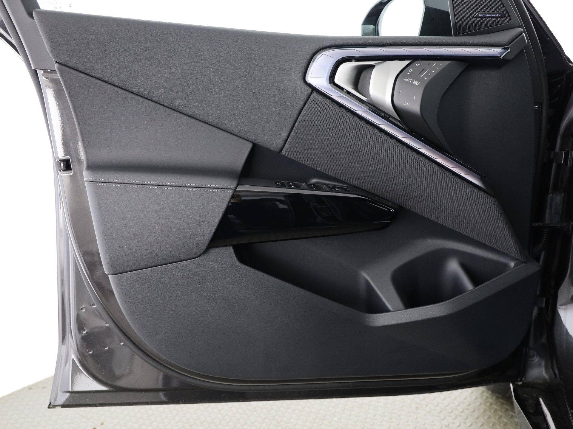 BMW X3 20i xDrive-image-11