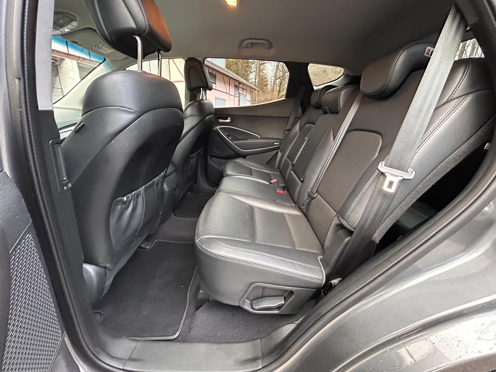 HYUNDAI Santa Fe 2.2 CRDI Style 4WD Automatic-image-16