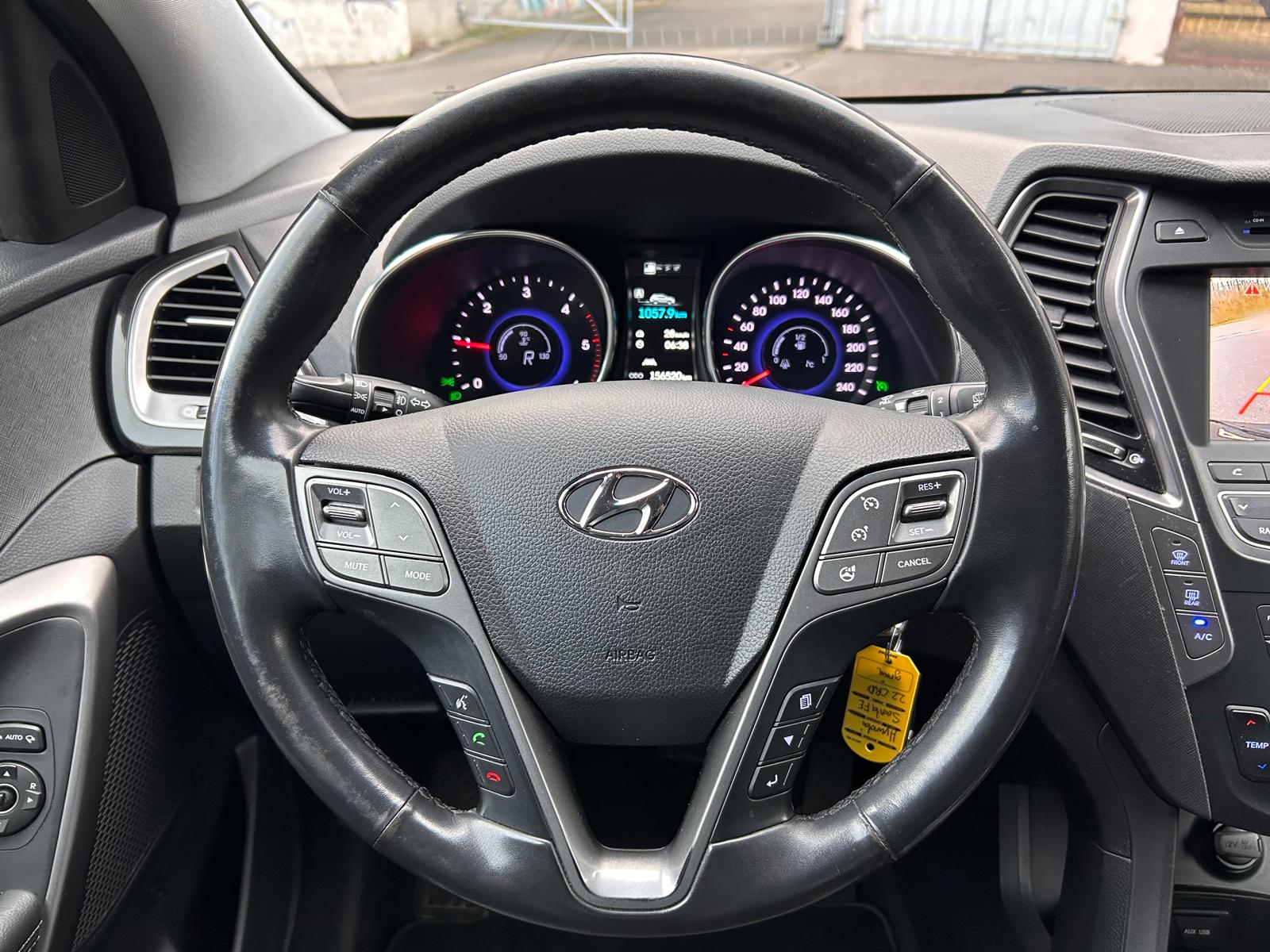 HYUNDAI Santa Fe 2.2 CRDI Style 4WD Automatic-image-22
