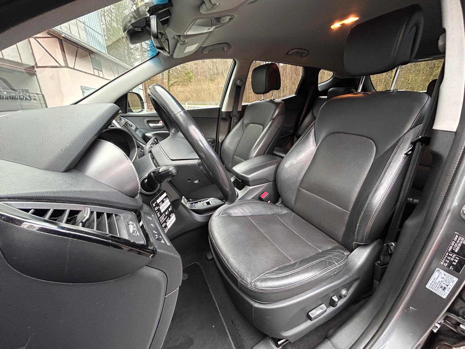 HYUNDAI Santa Fe 2.2 CRDI Style 4WD Automatic-image-19
