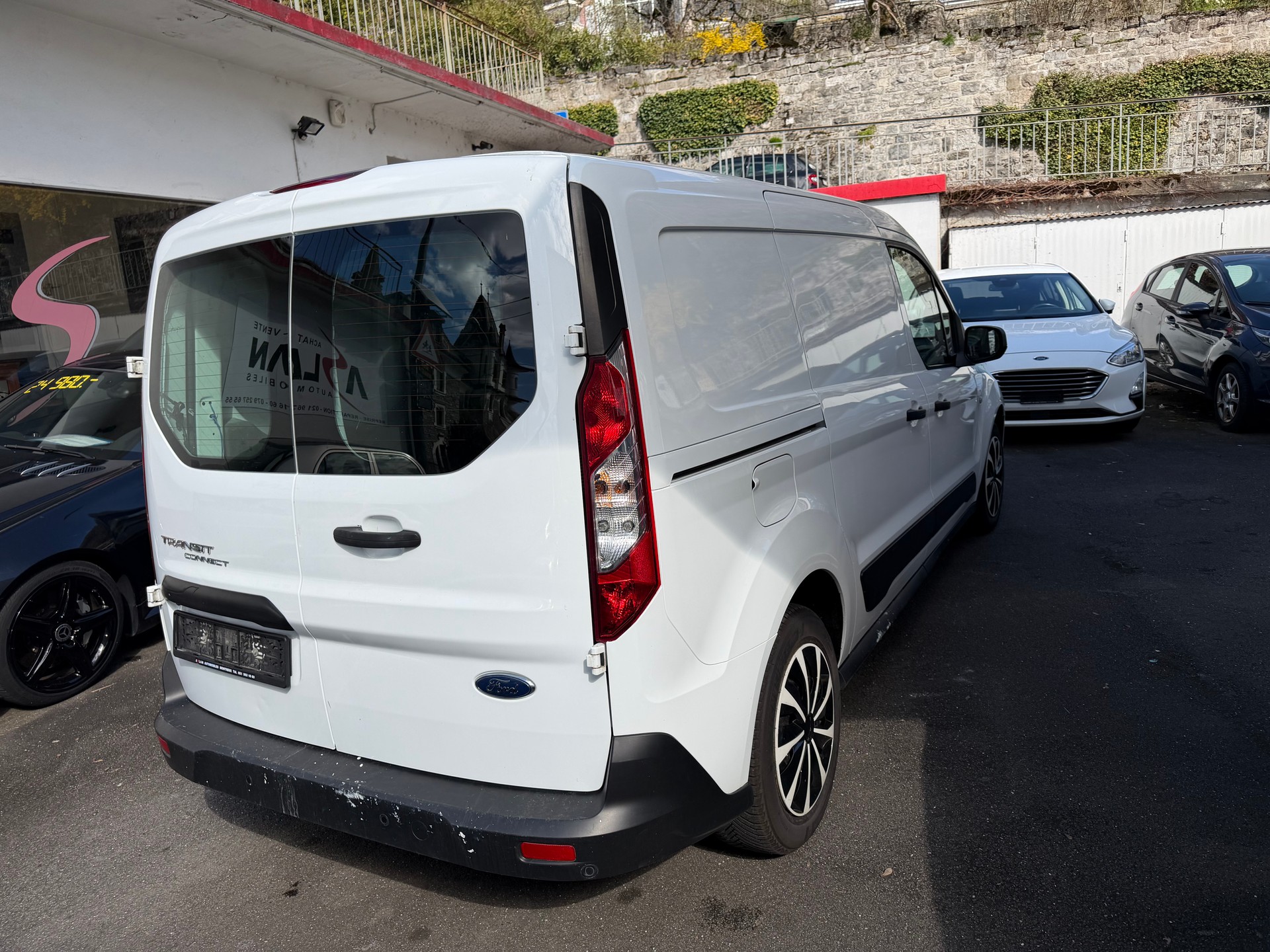 FORD TRANSIT CONNECT-image-5