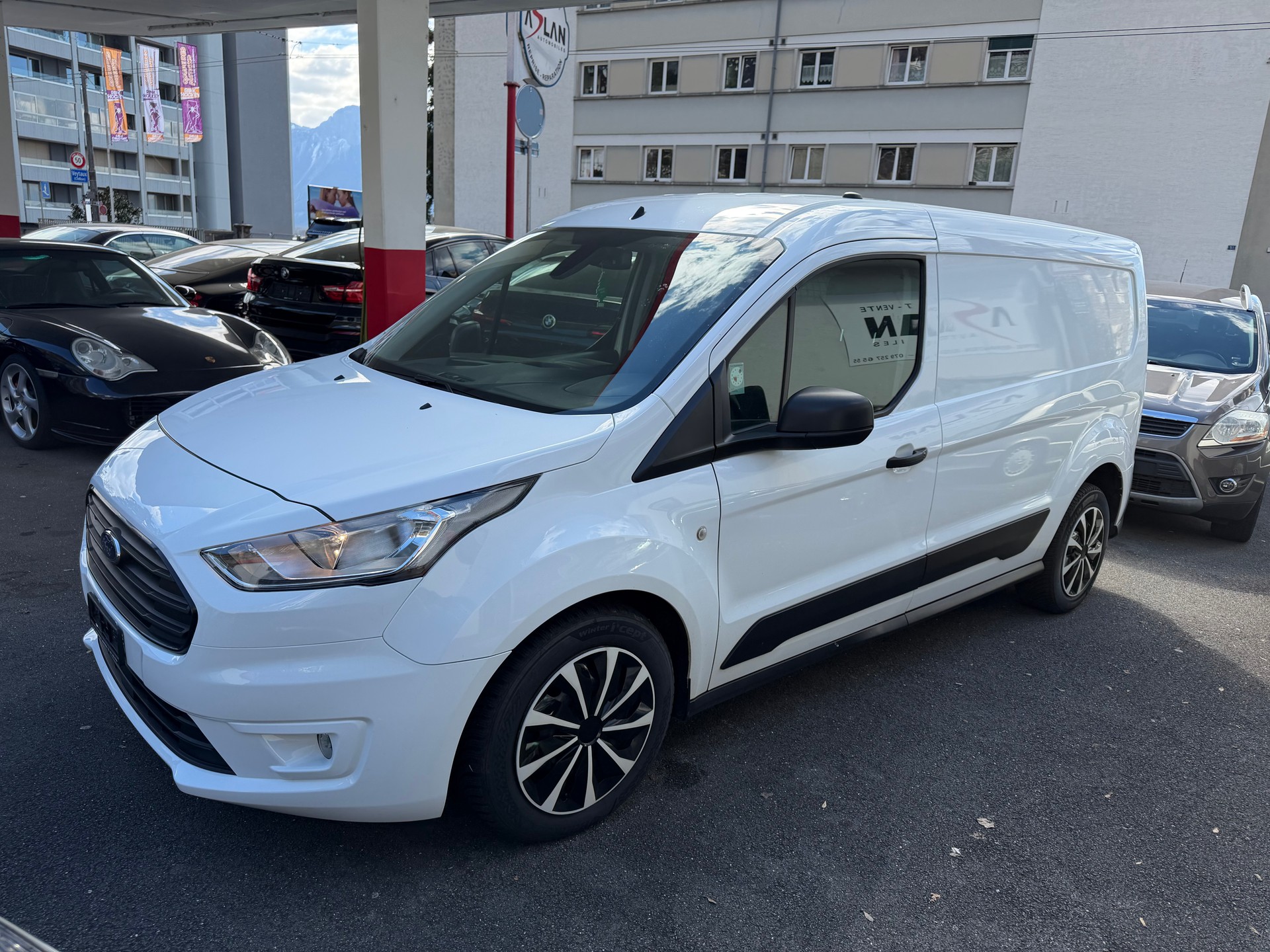 FORD TRANSIT CONNECT-image-3