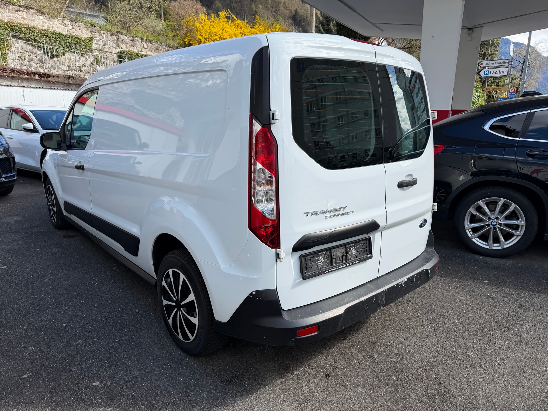 FORD TRANSIT CONNECT-image-4