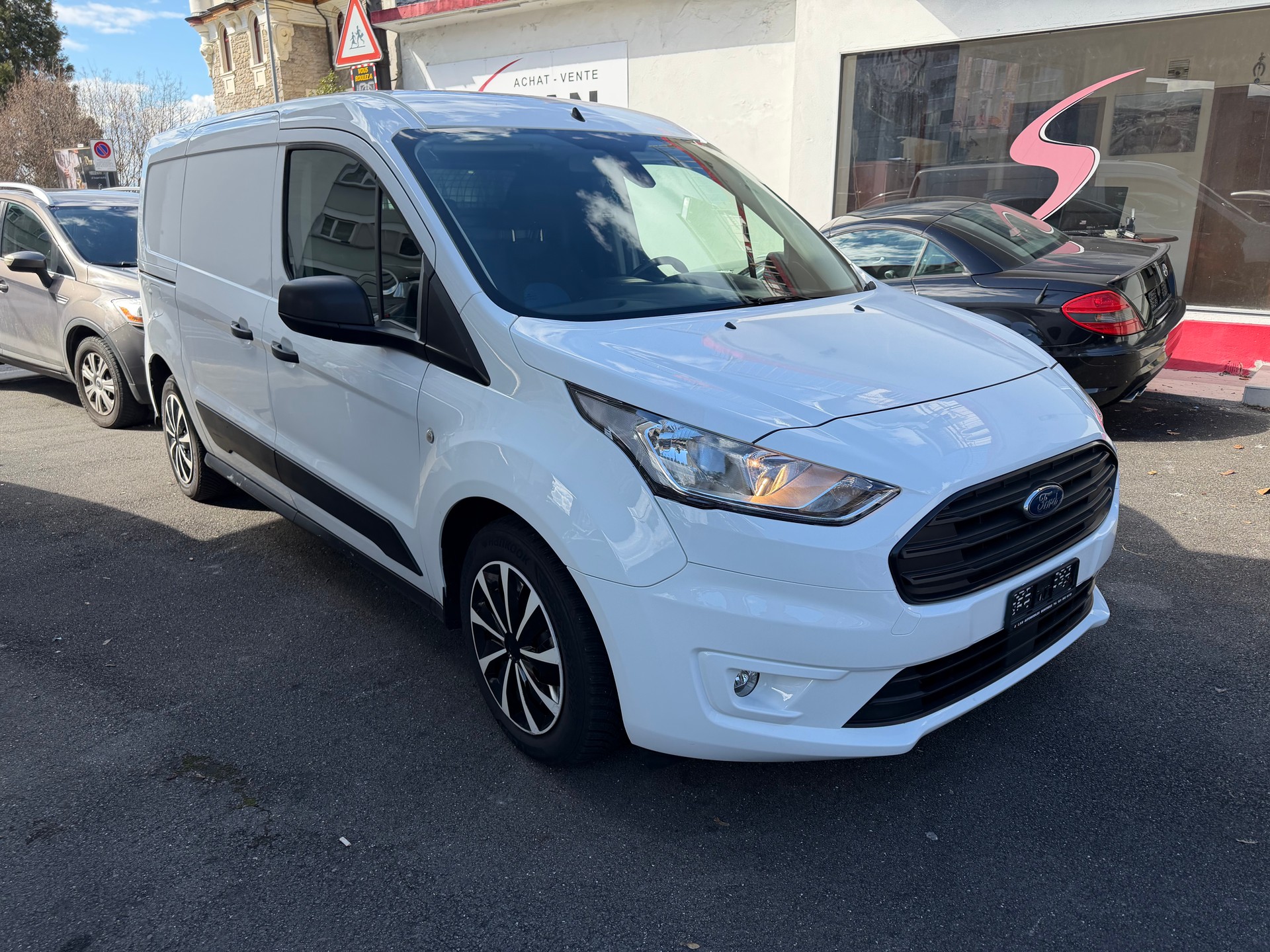 FORD TRANSIT CONNECT-image-1