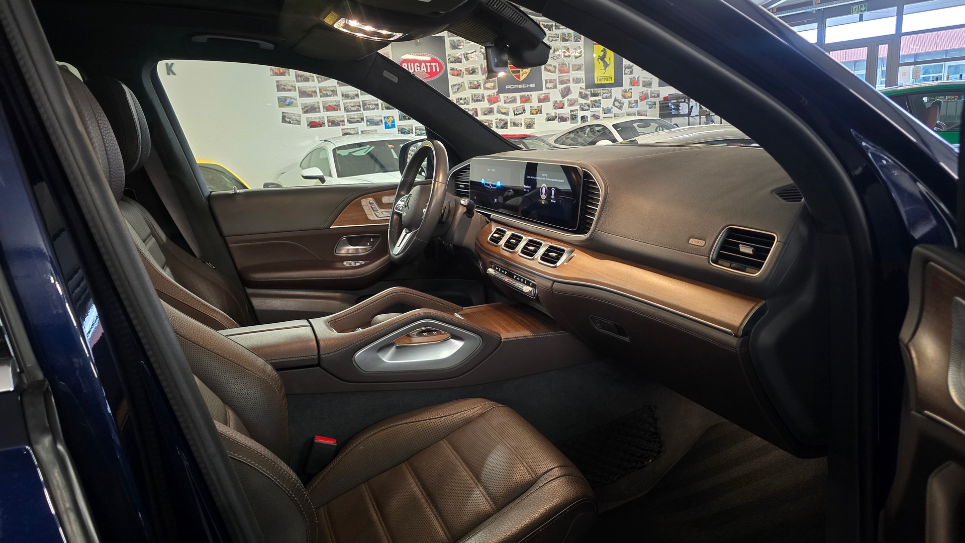MERCEDES-BENZ GLS 580 AMG 4Matic 9G-Tronic Exklusiv-image-24