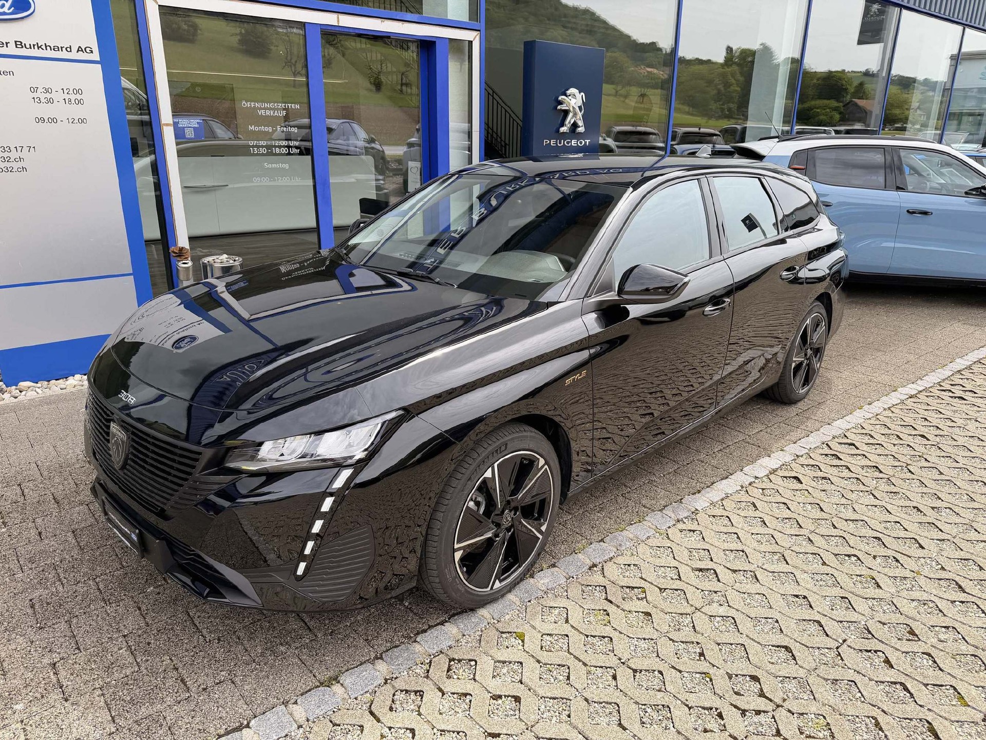 PEUGEOT 308 SW e-Swiss Edition-image-1