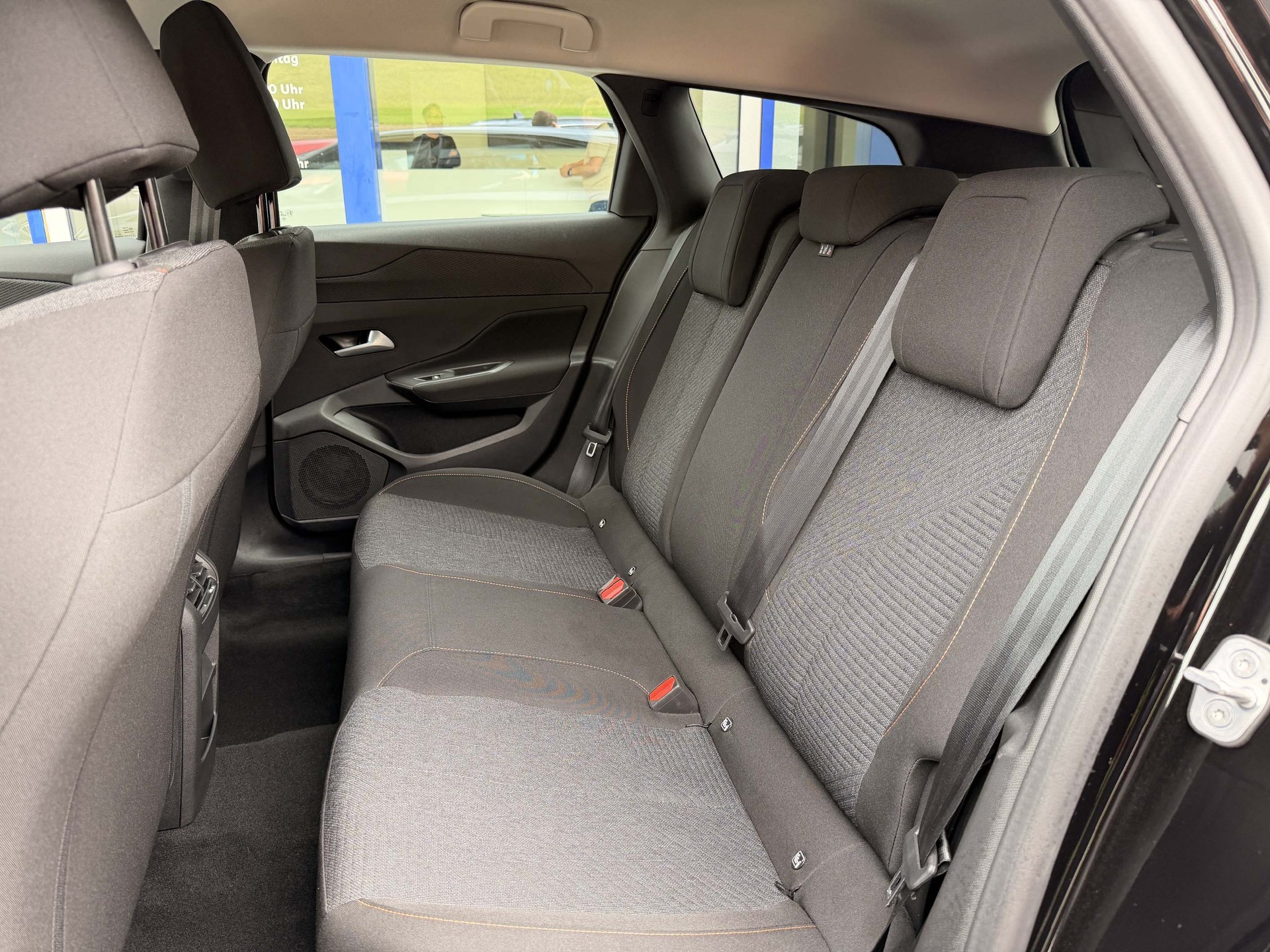 PEUGEOT 308 SW e-Swiss Edition-image-8