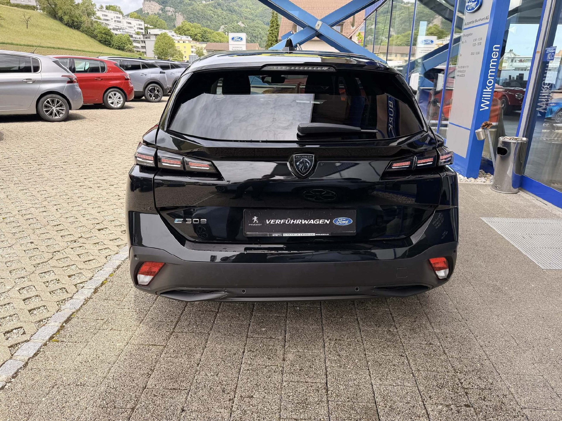 PEUGEOT 308 SW e-Swiss Edition-image-5