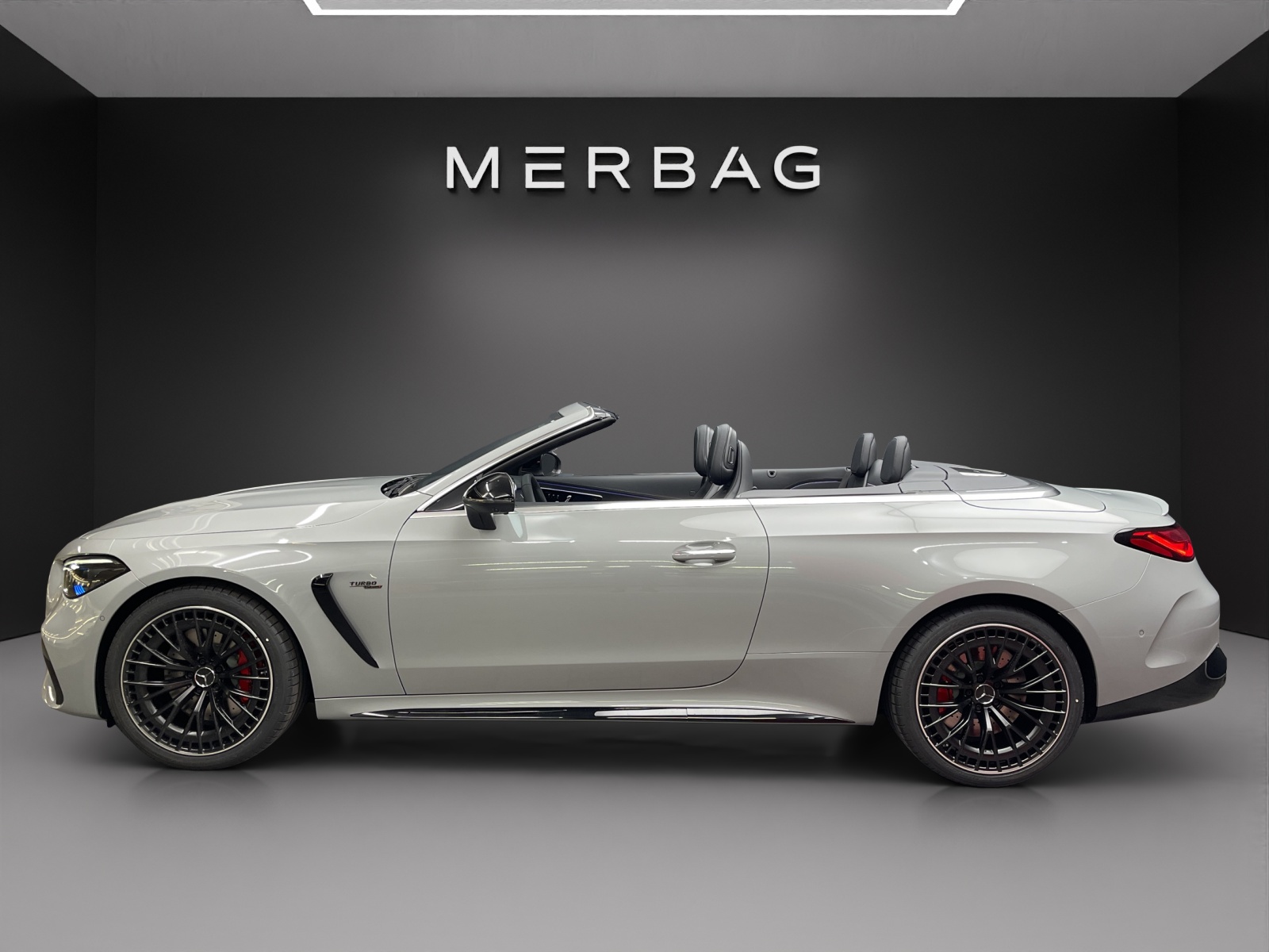 MERCEDES-BENZ AMG CLE 53 4MATIC+ Cabriolet-image-2