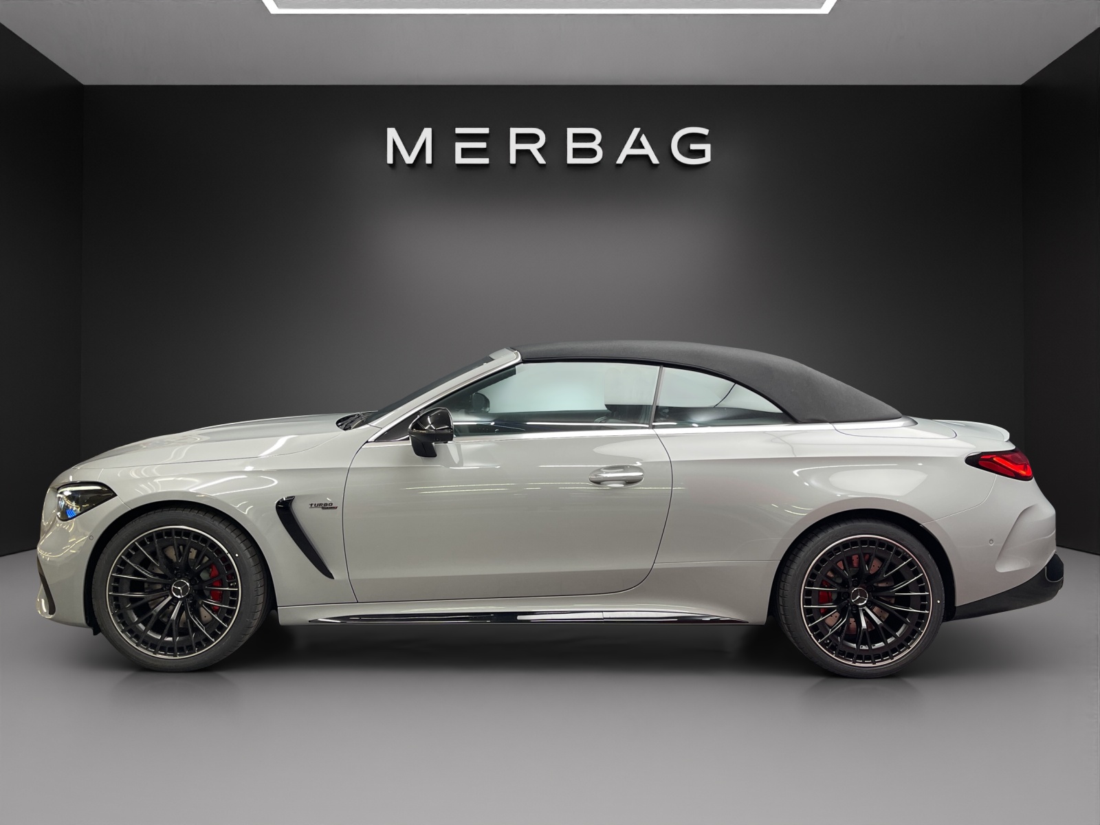 MERCEDES-BENZ AMG CLE 53 4MATIC+ Cabriolet-image-3