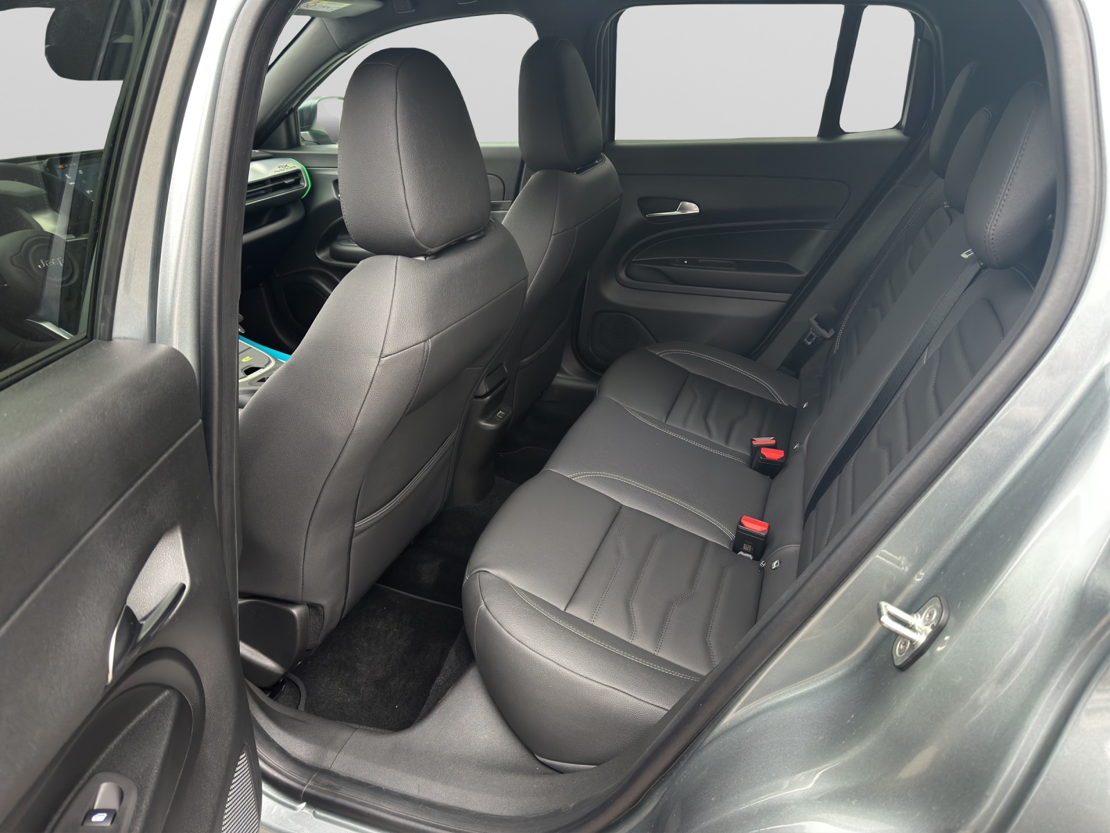 JEEP Avenger 1.2 MHEV Overland 4xe-image-6