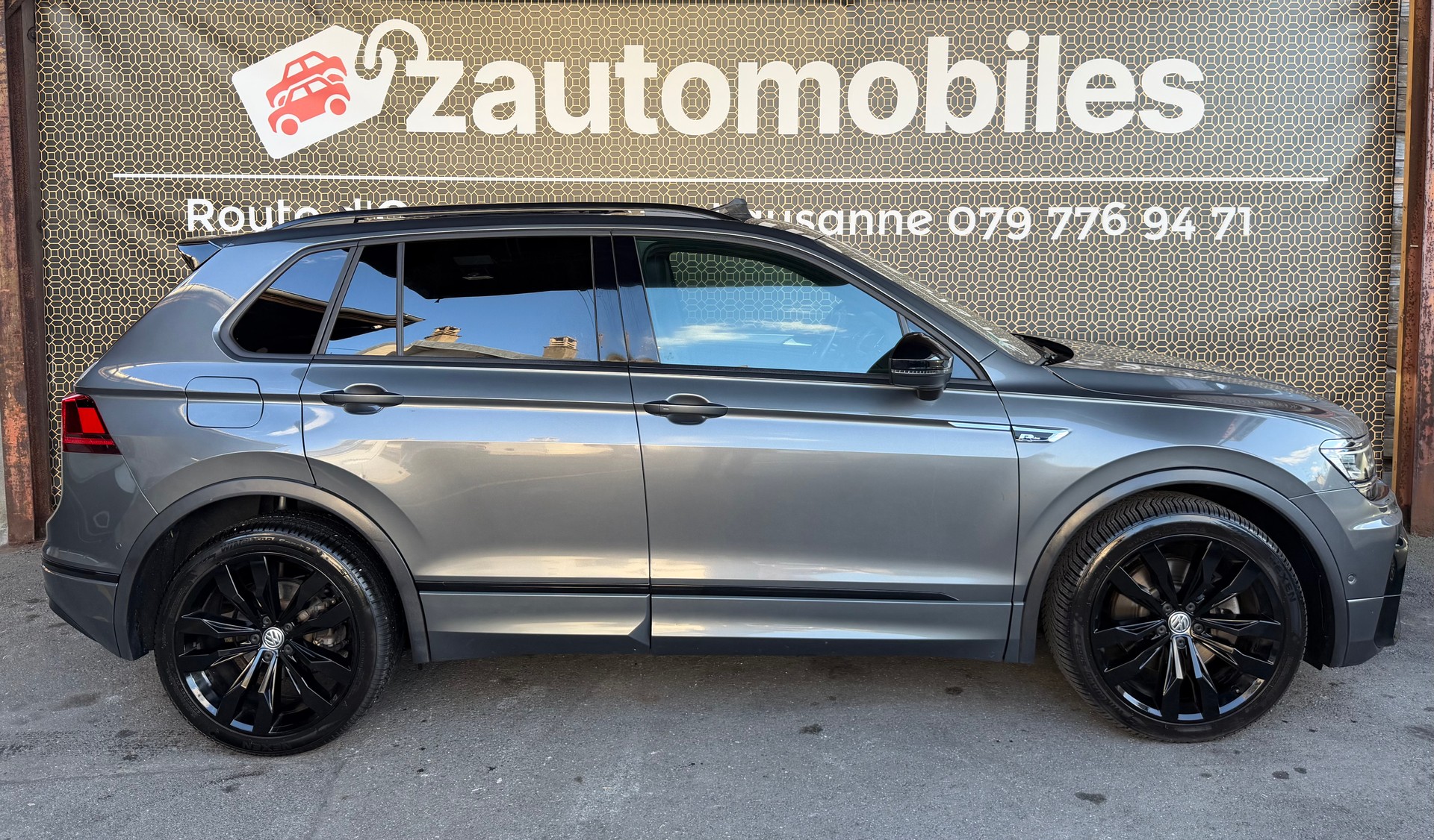 VW Tiguan 2.0TSI R-line 4Motion DSG-showroom-element-3
