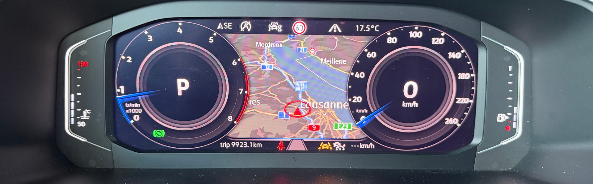 VW Tiguan 2.0TSI R-line 4Motion DSG-image-6