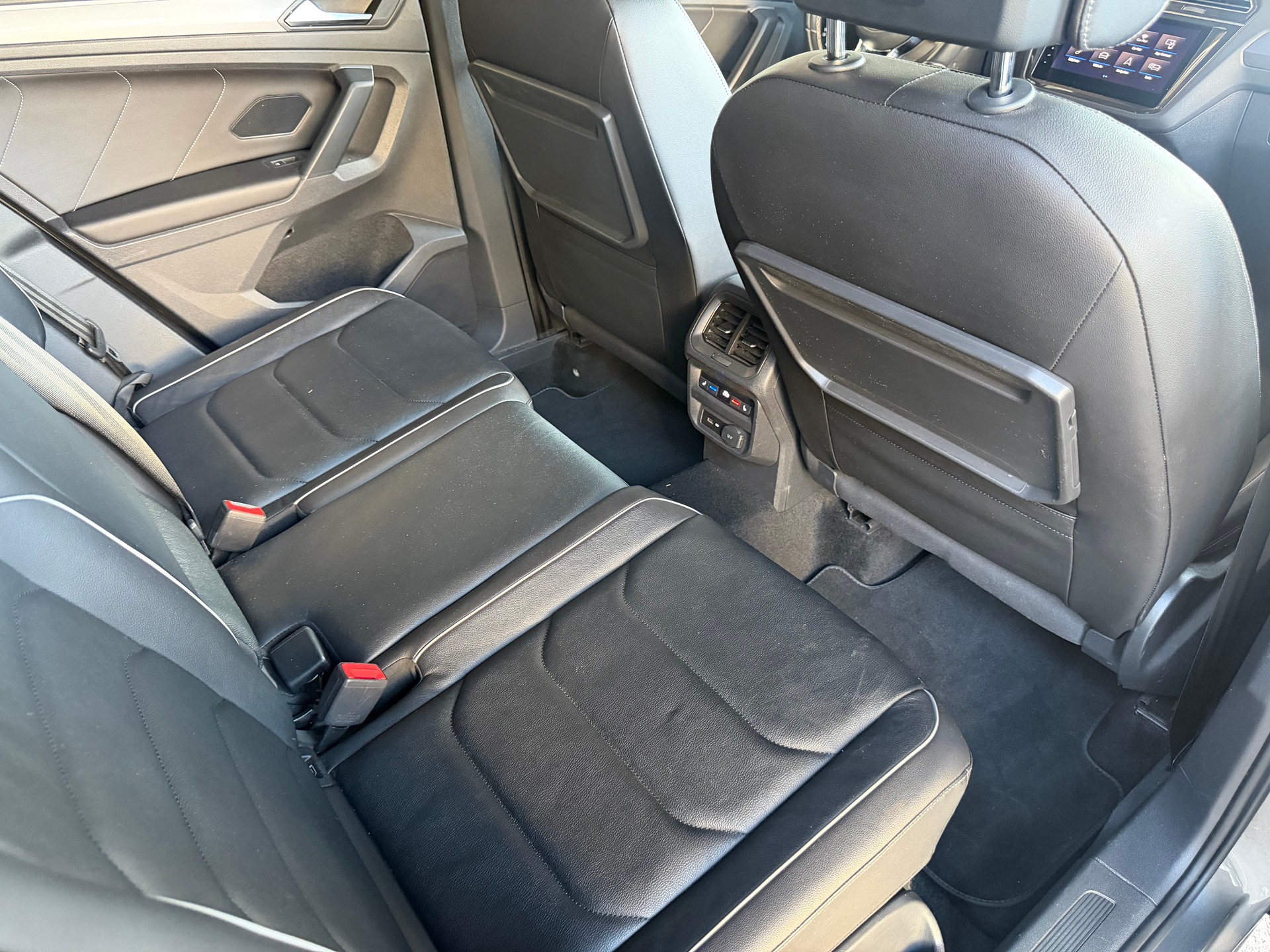 VW Tiguan 2.0TSI R-line 4Motion DSG-image-8