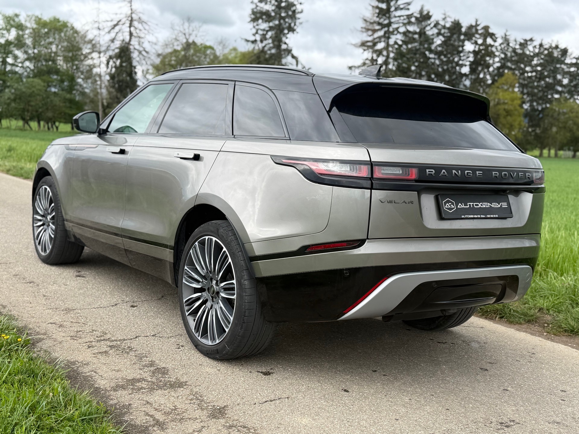LAND ROVER Range Rover Velar R-Dynamic P 250 SE Automatic-image-7