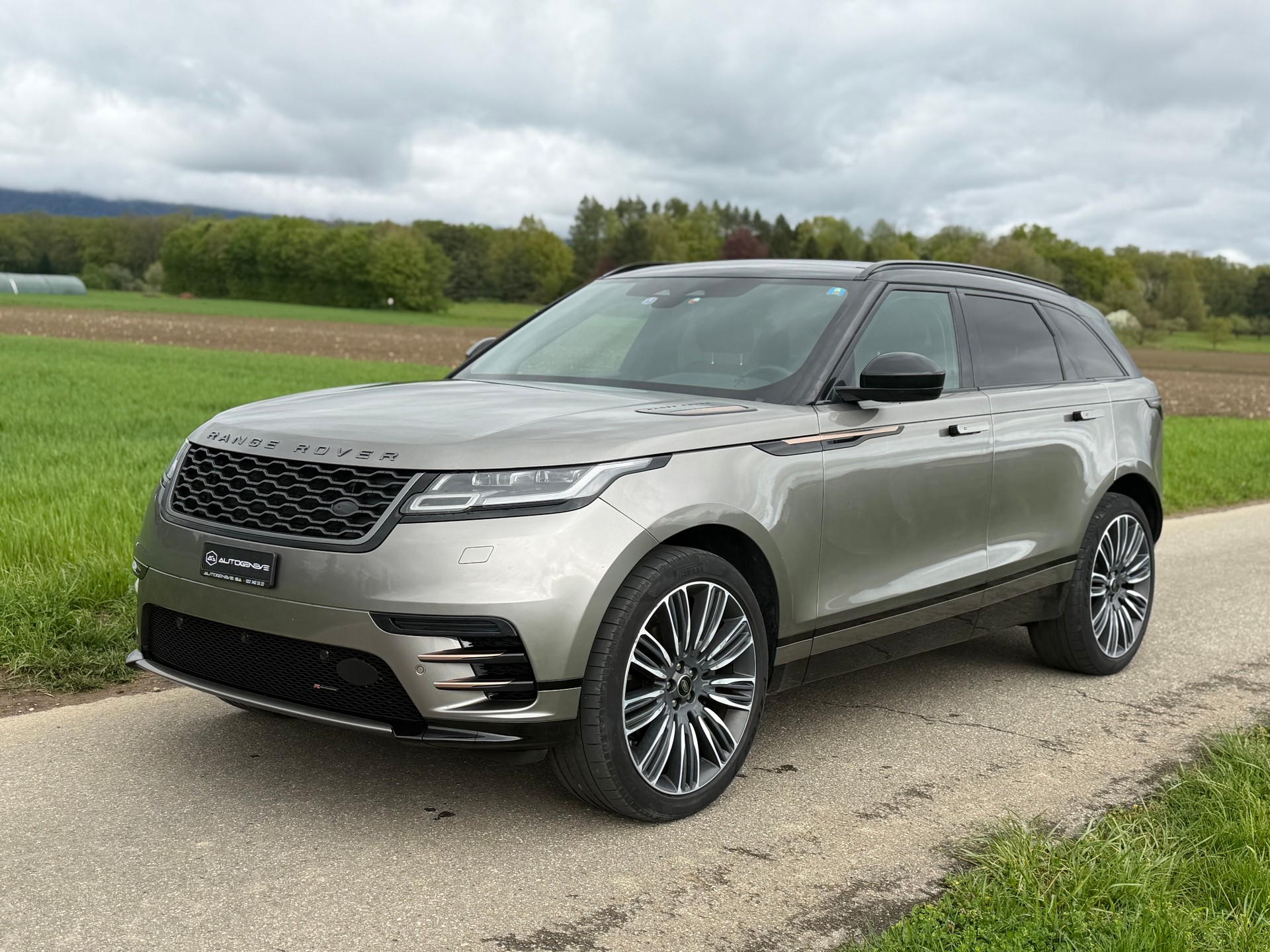 LAND ROVER Range Rover Velar R-Dynamic P 250 SE Automatic-image-4