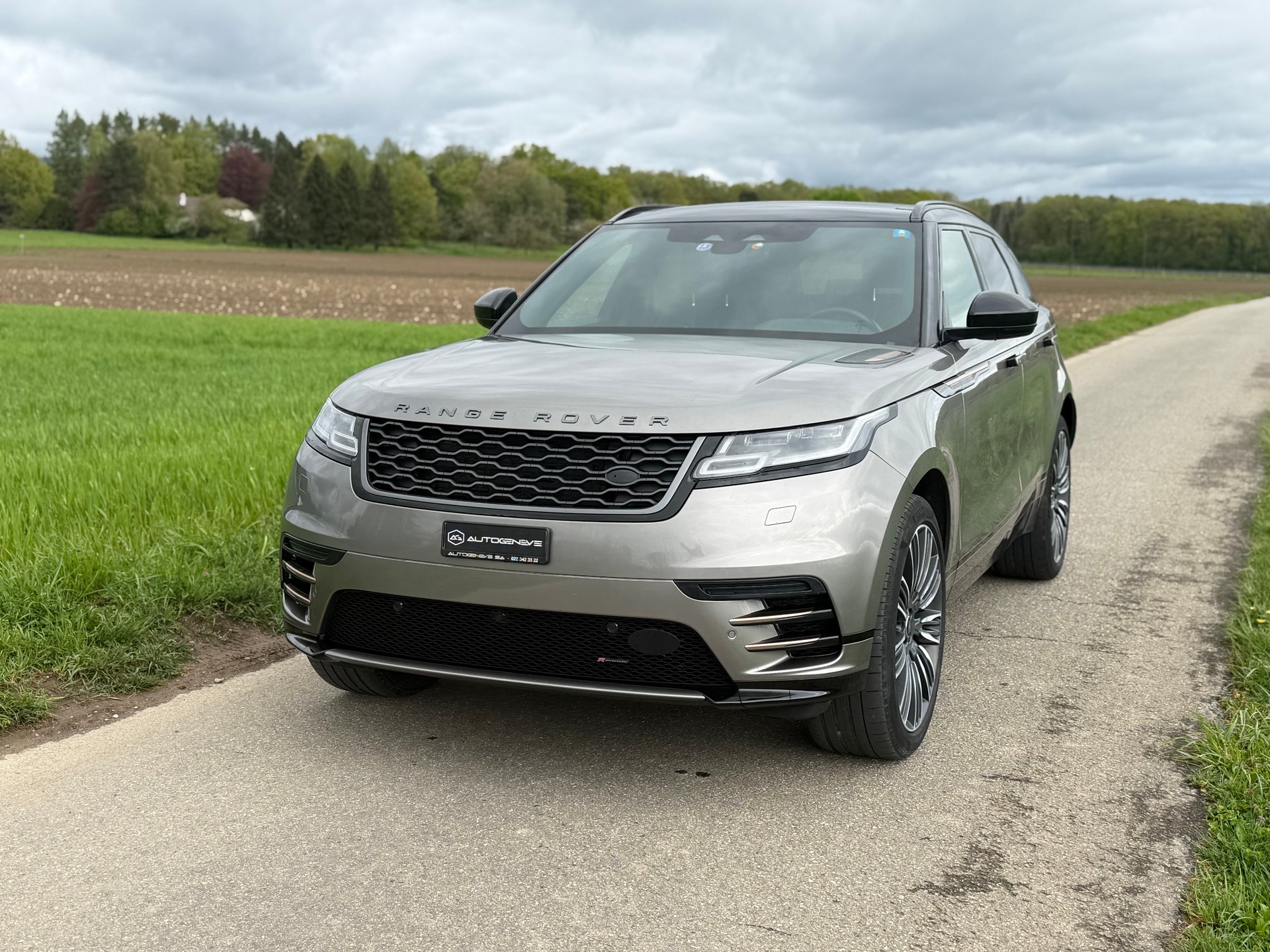 LAND ROVER Range Rover Velar R-Dynamic P 250 SE Automatic-image-3