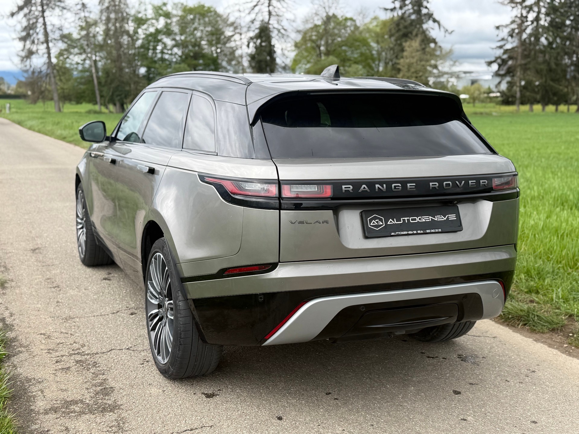 LAND ROVER Range Rover Velar R-Dynamic P 250 SE Automatic-image-6