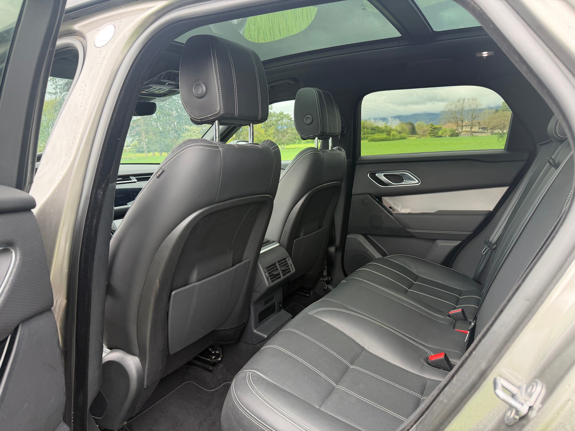 LAND ROVER Range Rover Velar R-Dynamic P 250 SE Automatic-image-13