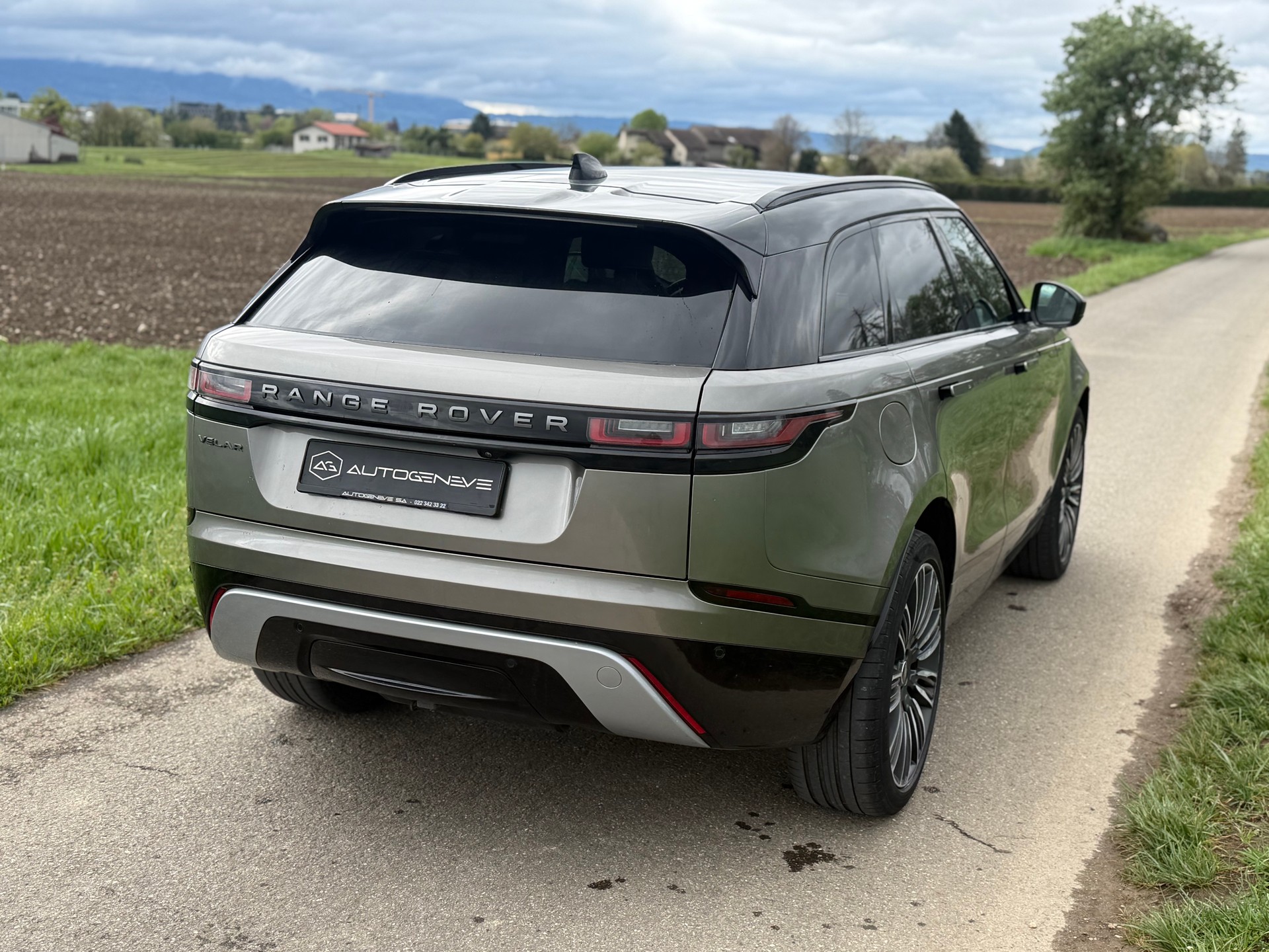 LAND ROVER Range Rover Velar R-Dynamic P 250 SE Automatic-image-8