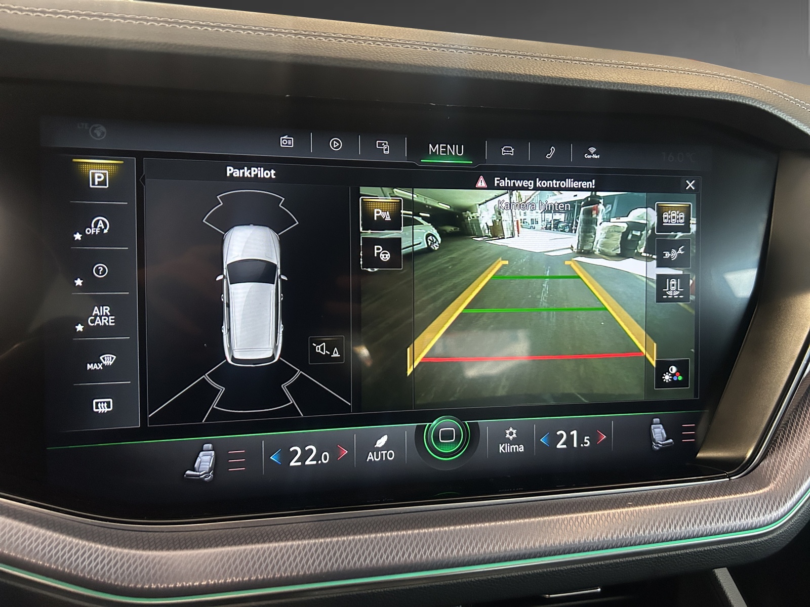 VW Touareg 3.0 TSI R-Line Tiptronic-image-11