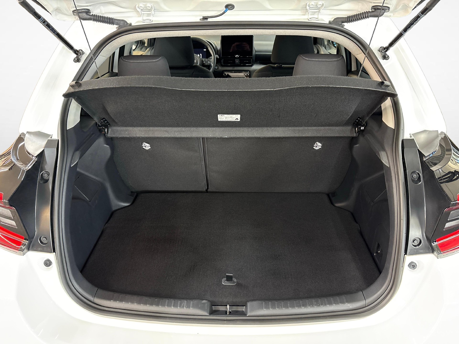 TOYOTA Yaris 1.5 VVT-i HSD Trend-image-11